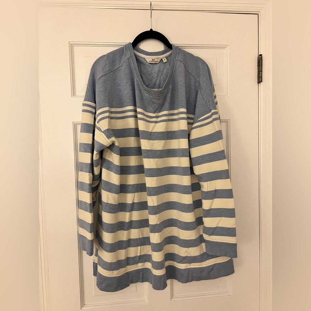 vineyard vines striped blue and white sweatshirt size 2X